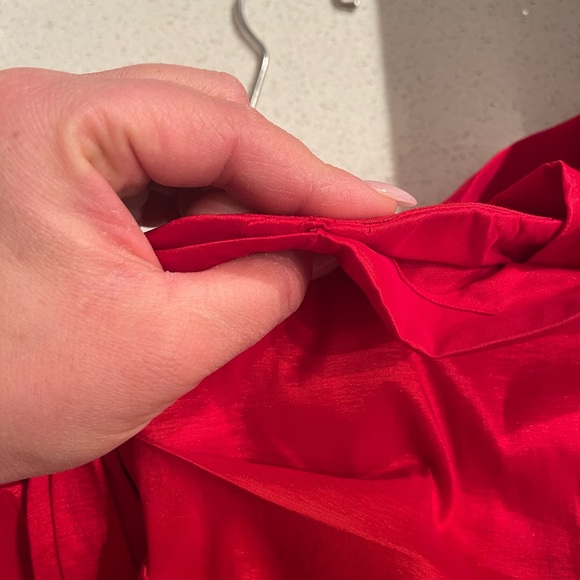 Red gown size L - Picture 6 of 6
